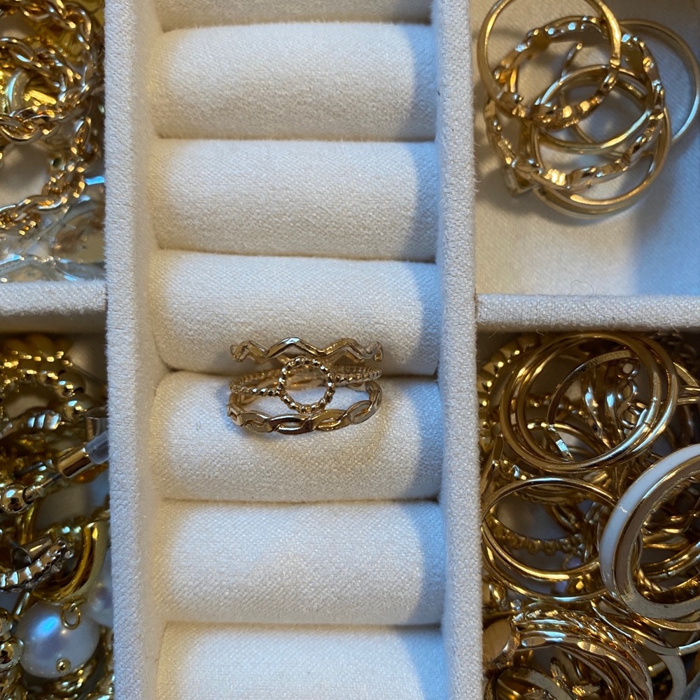 GOLD RING